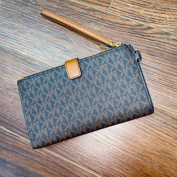 NWT Micheal Kors Lg Double Zip Wristlet - Picture 2 of 4